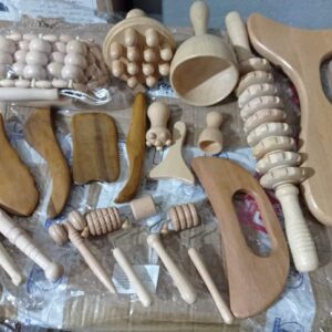 معدات التدليك الخشبية
